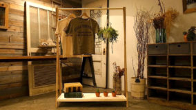 新生活に！廃材で作る棚付きハンガーラック-Hanger rack with shelves DIY