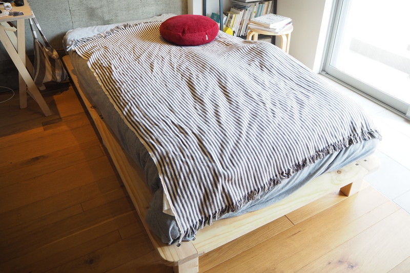 シングルサイズのベッド
