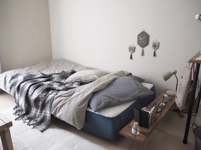 シンプルなベッド